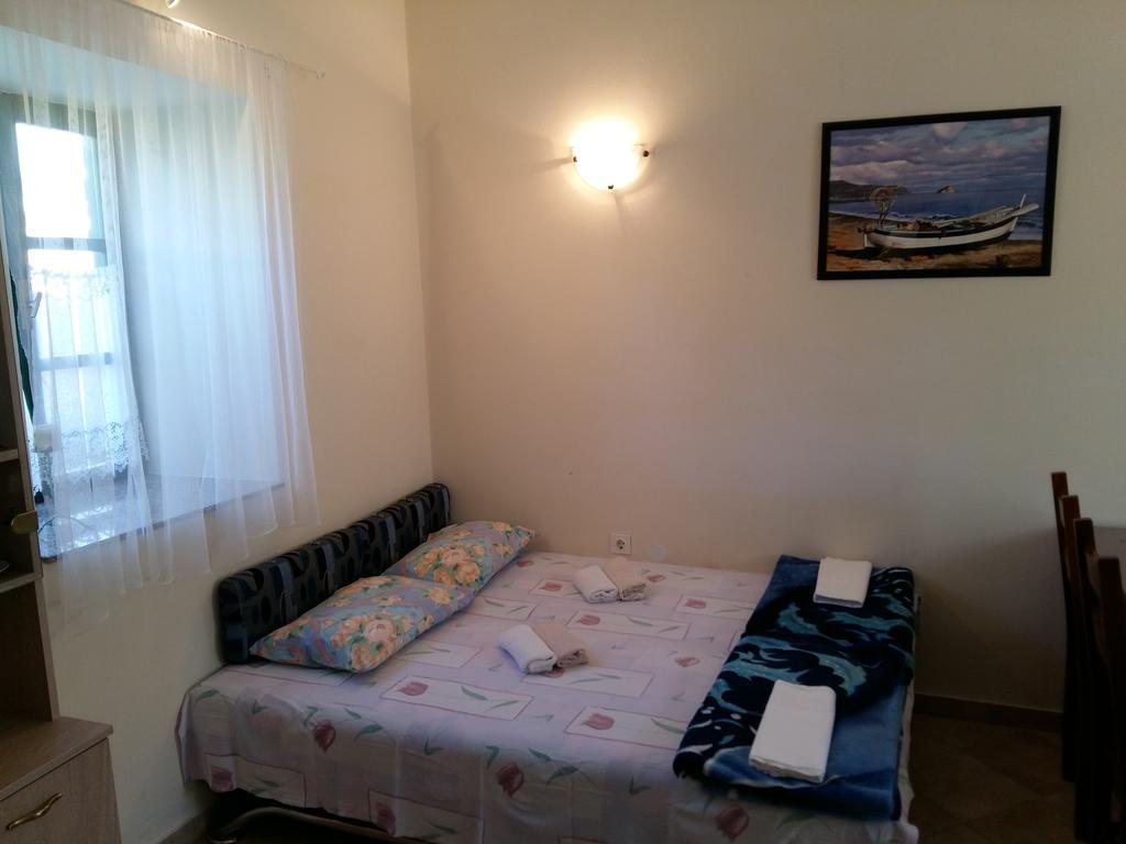 Milutinov Dvor Apartments Vrsi Exteriör bild